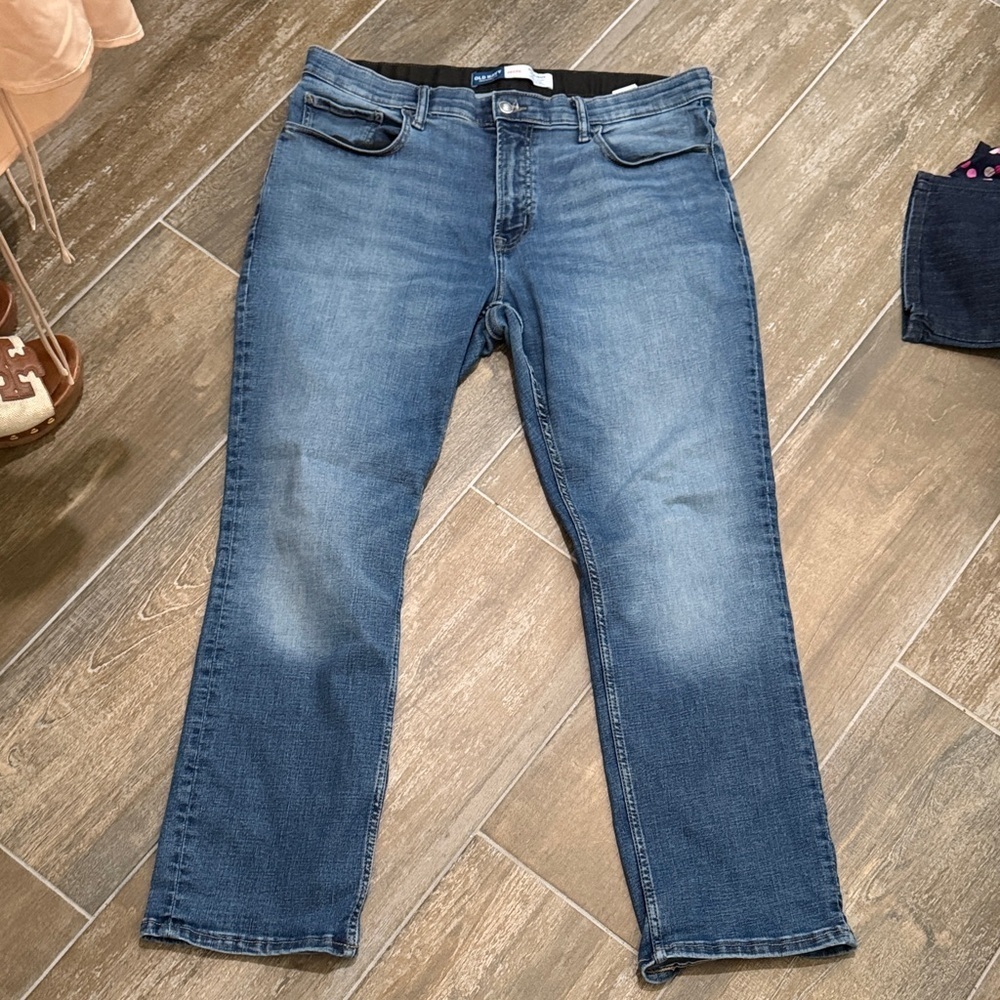 Old Navy Men's Straight Leg Jeans in Denim Blue